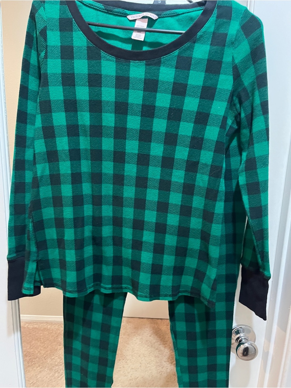 Victoria's Secret Black and Emerald Green Thermal Pajama Set Size Small